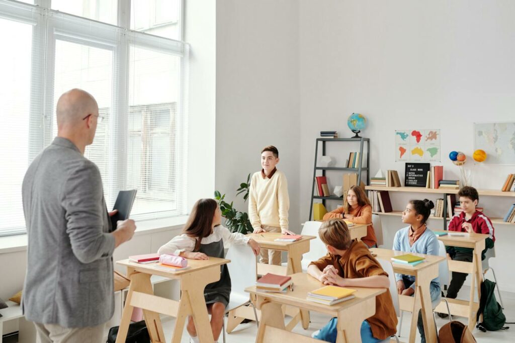 تطوير مهارات الأساتذة في فاس: استراتيجيات لتعزيز تأثيرهم في تحسين تجربة التعلم
