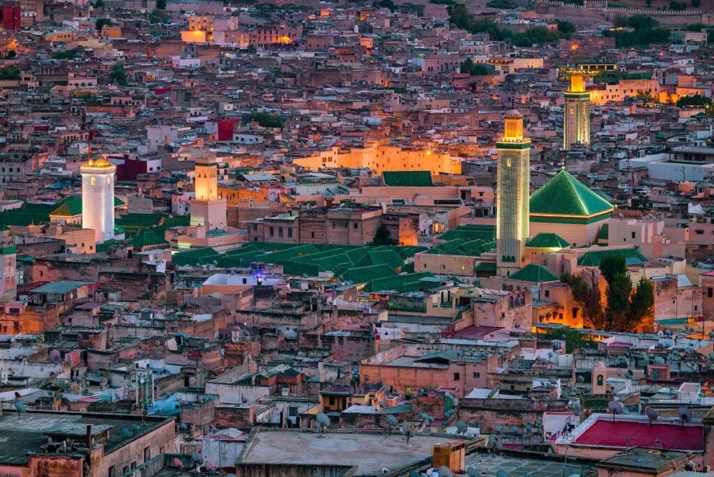 رحلة التعليم في مدينة فاس: تحديات الحاضر وآفاق المستقبل
